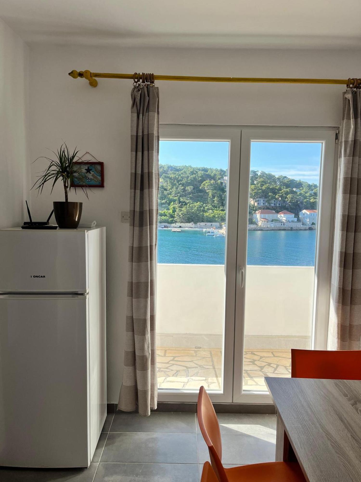 Apartments Peronja Jelsa Seafront 외부 사진